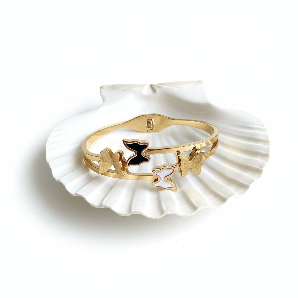 Flat Lay with Shell Tray