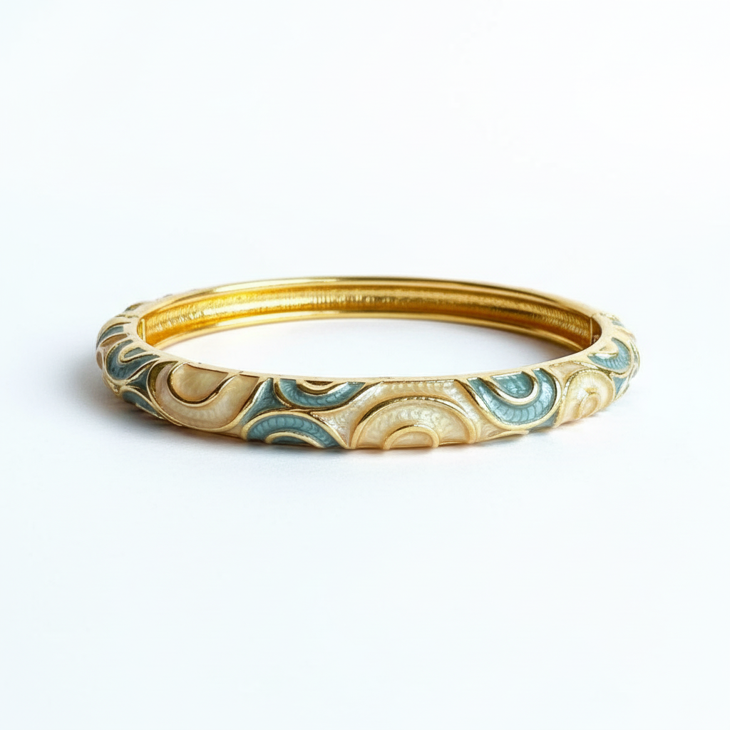 Angled side view of wave pattern bangle