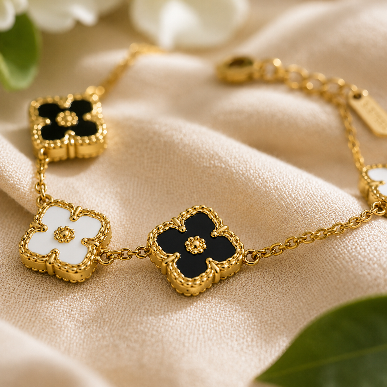 Clover Black & White Enamel Loose Bracelet
