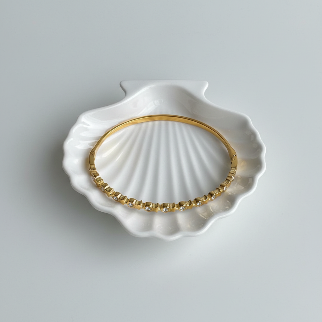 Flat Lay – White Shell Tray
