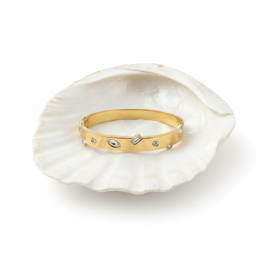 Flat Lay – White Shell Tray