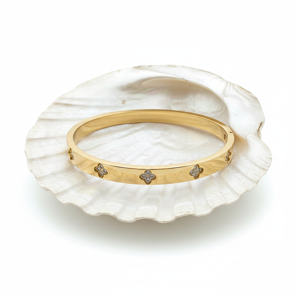 Flat Lay – White Shell Tray
