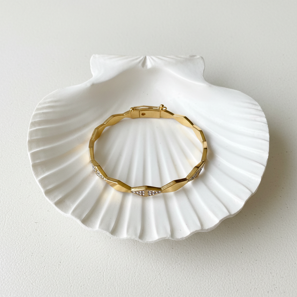 Flat Lay – White Shell Tray