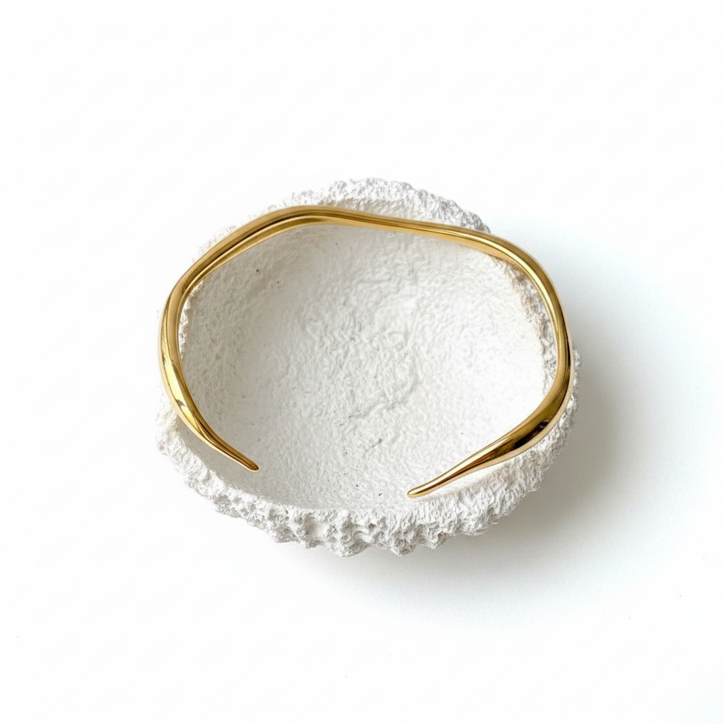 Flat Lay – White Shell Tray