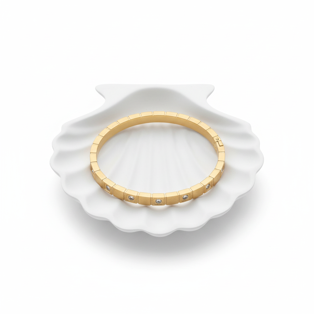 Geometric Bracelet in Shell Tray