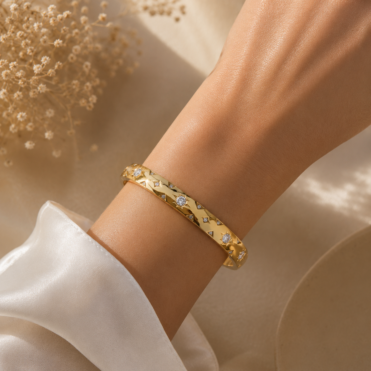 Star Set Diamond Bangle